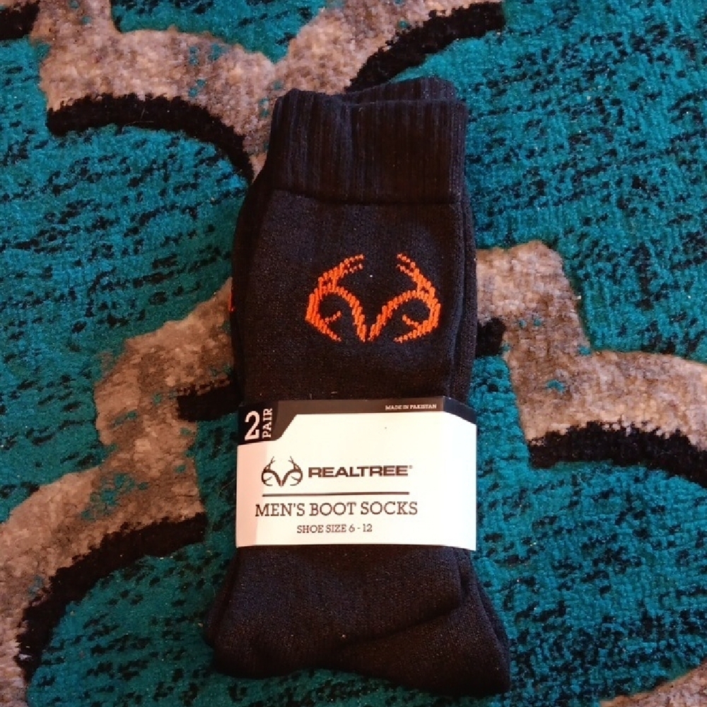 Realtree Men's Black and Orange Boot Socks